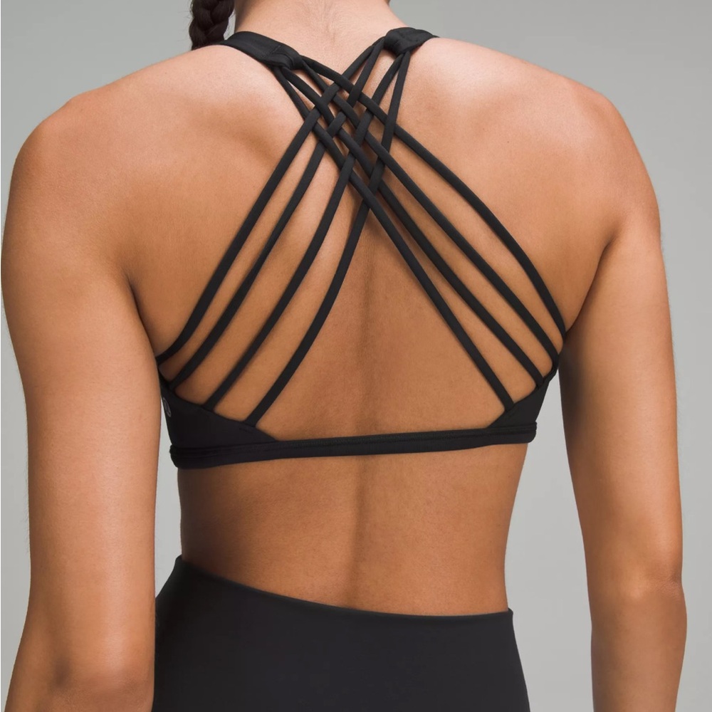Lululemon Free to Be bra